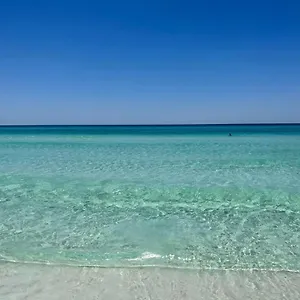 Holiday home 5 Star 6th Fl 2br 2 Bath King Shuttle Pools Family, Destin